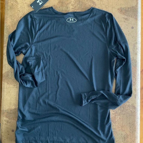 Under Armour NWT women's Long Sleeve Black Tee - Picture 2 of 4